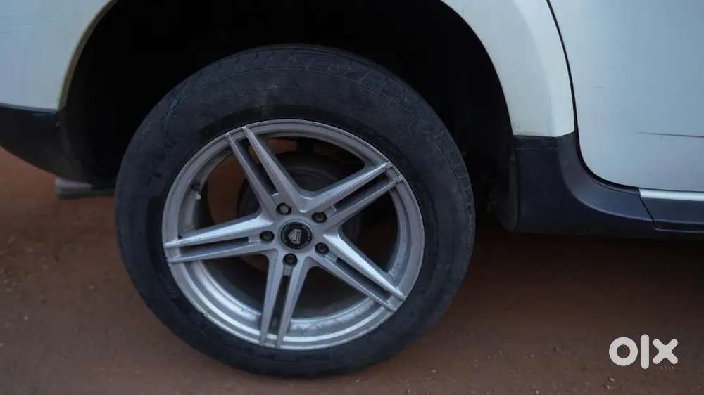 Renault Duster Diesel 2016 selling immediately