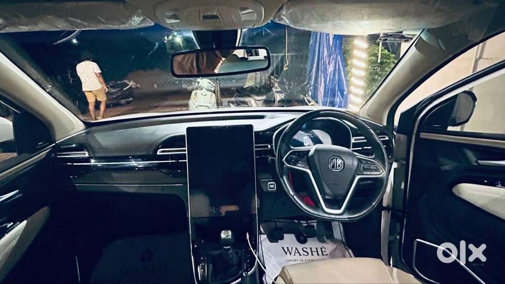 Mg Hector 2025 Petrol 16490 Km Driven