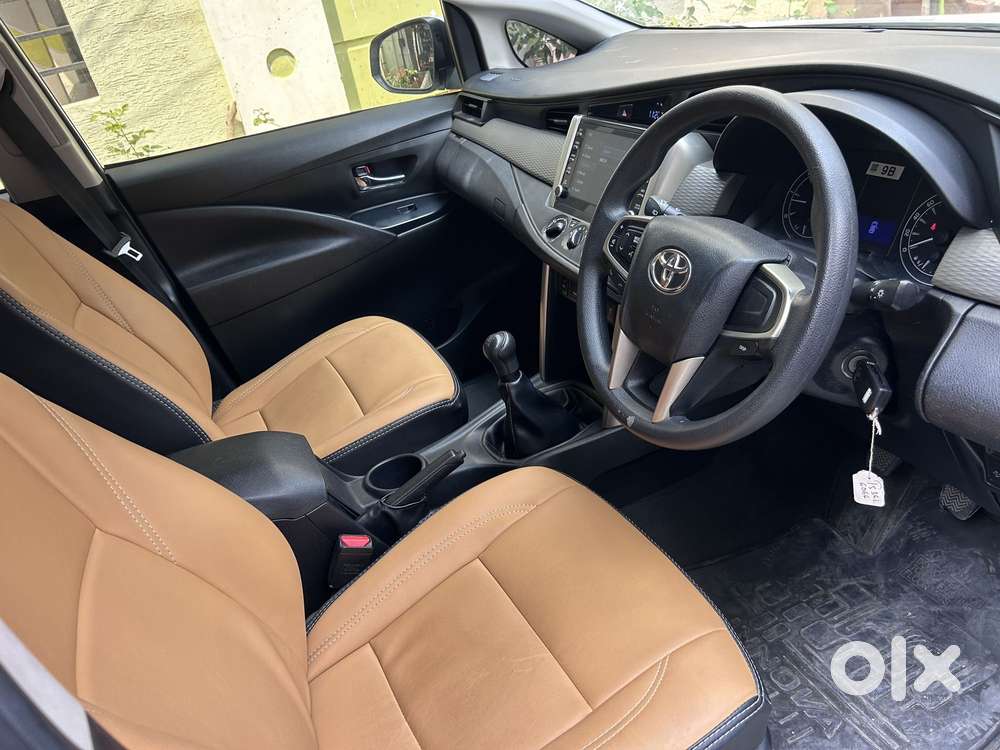 Toyota Innova Crysta 2.4 G Mt 8s, 2022, Diesel