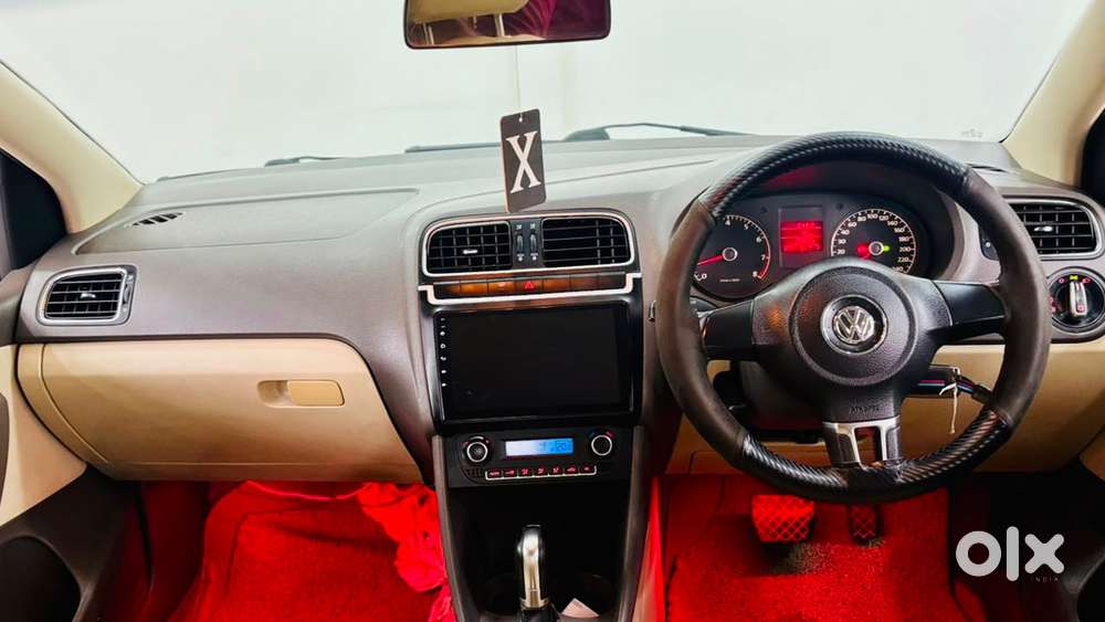 Volkswagen Vento 1.6 Highline (automatic)