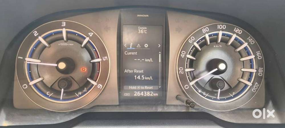 Toyota Innova Crysta 2.4 Vx Mt 8s, 2017, Diesel