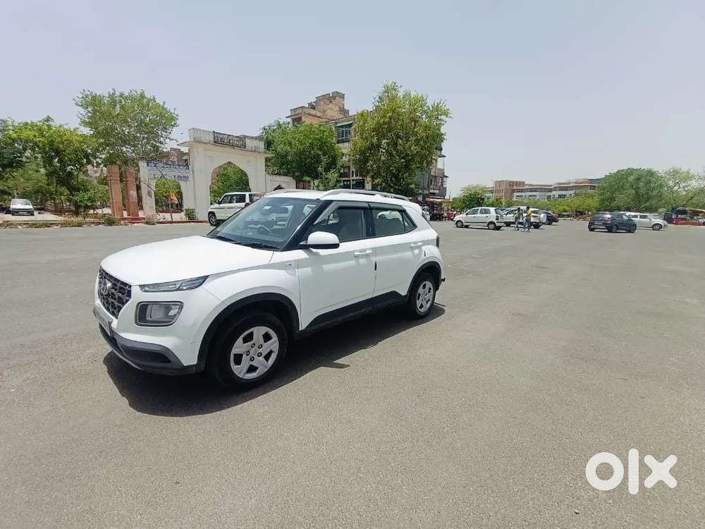 Hyundai Venue 2021 Cng & Petrol 48125 Km Driven