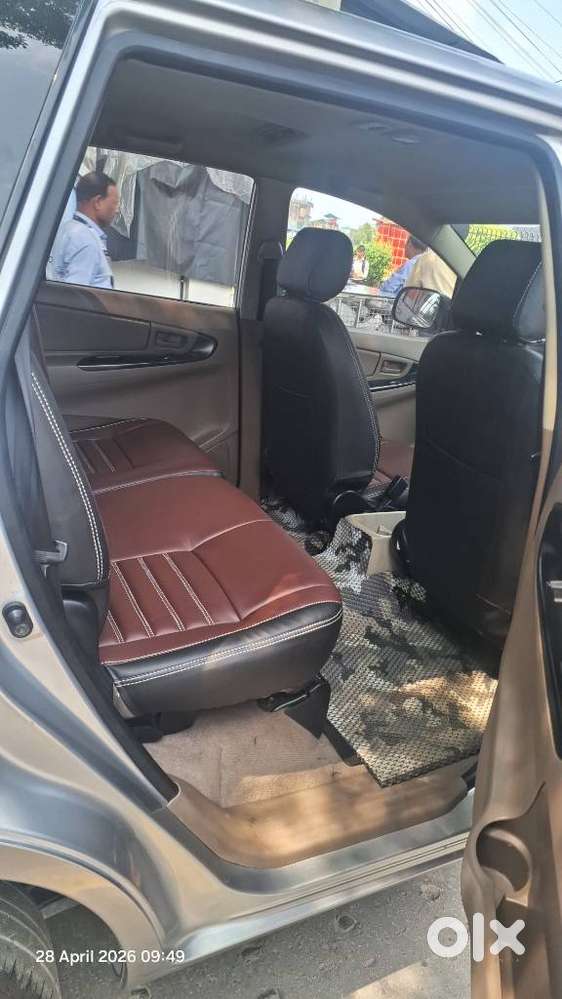 Toyota Innova 2.5 G (diesel) 8 Seater Bs Iv, 2015, Diesel