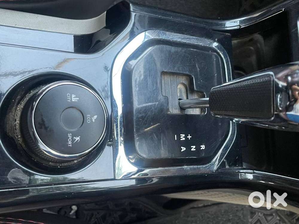 Automatic Diesel Engine, Sunroof, Cruise Control, Steering Control