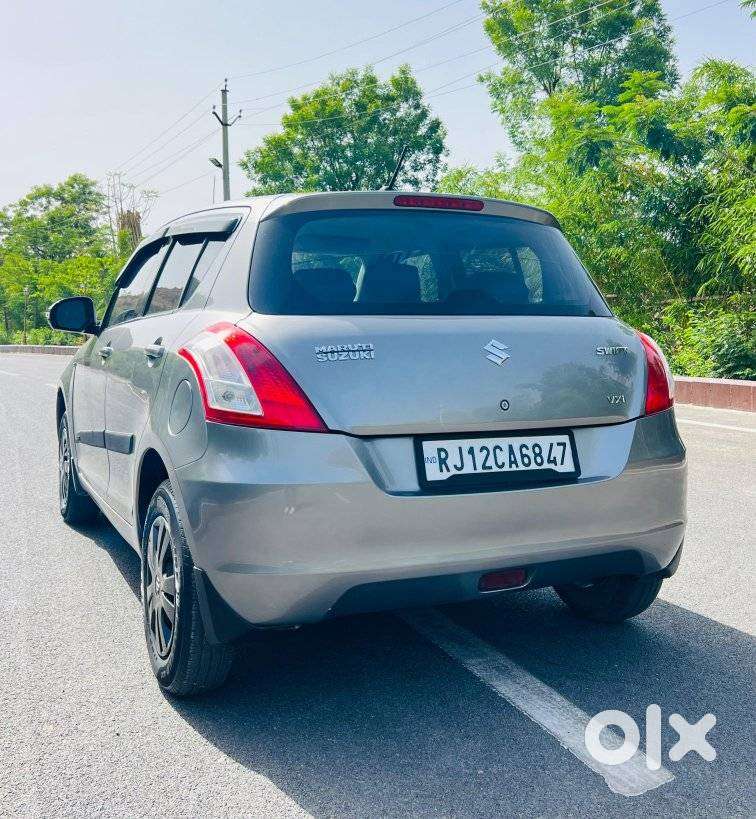Maruti Suzuki Swift Vxi + Manual, 2017, Petrol