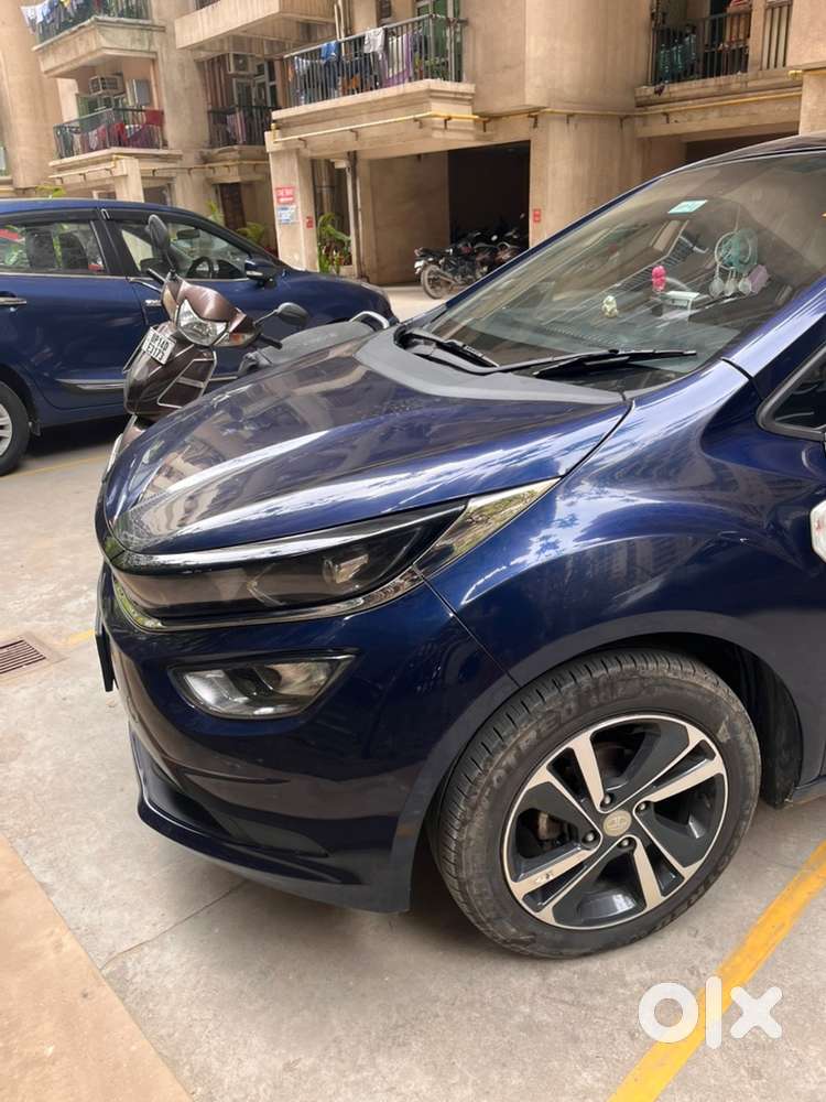 Tata Altroz Petrol 2024