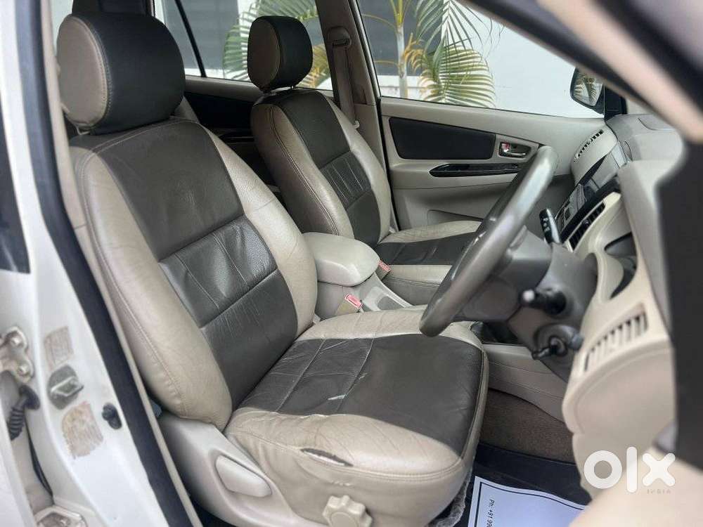 Toyota Innova 2004-2011 2.5 V Diesel 7-seater, 2011, Diesel