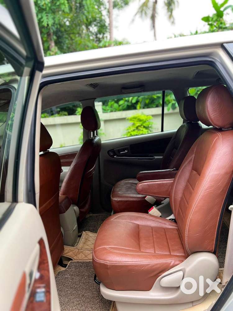 Toyota Innova 2.5 G (diesel) 7 Seater Bs Iv, 2014, Diesel