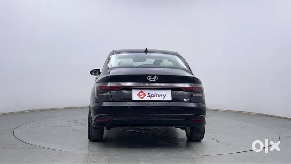 Hyundai Verna 1.5 Sx (o) Petrol Mt, 2023, Petrol