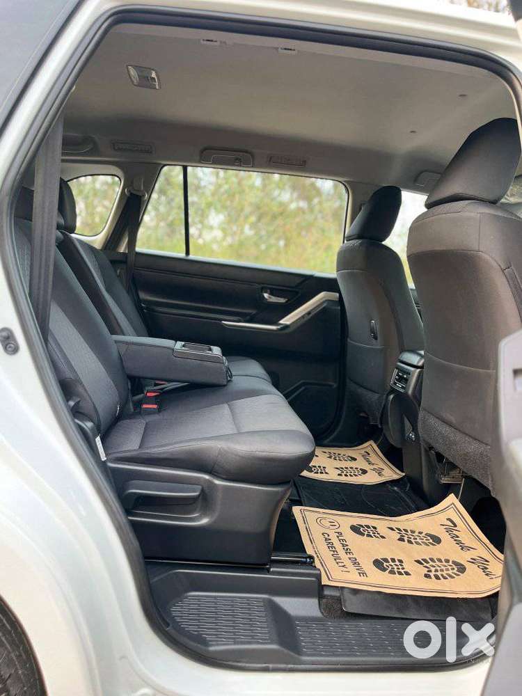 Toyota Innova Hycross 2.0 Gx 8 Str, 2025, Petrol