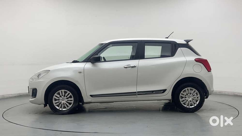 Maruti Suzuki Swift 1.3 Lxi, 2022, Petrol