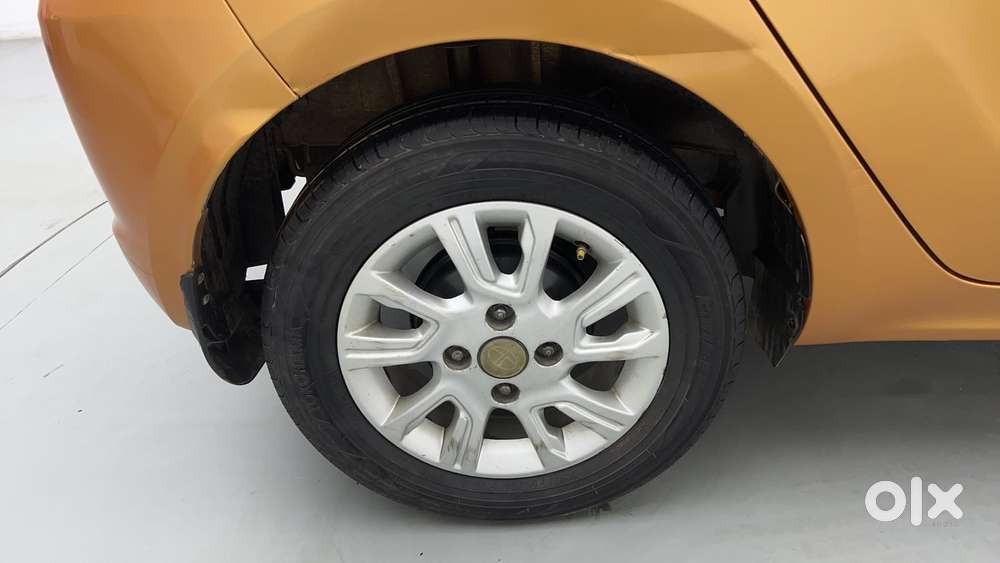 Tata Tiago Xza, 2017, Petrol