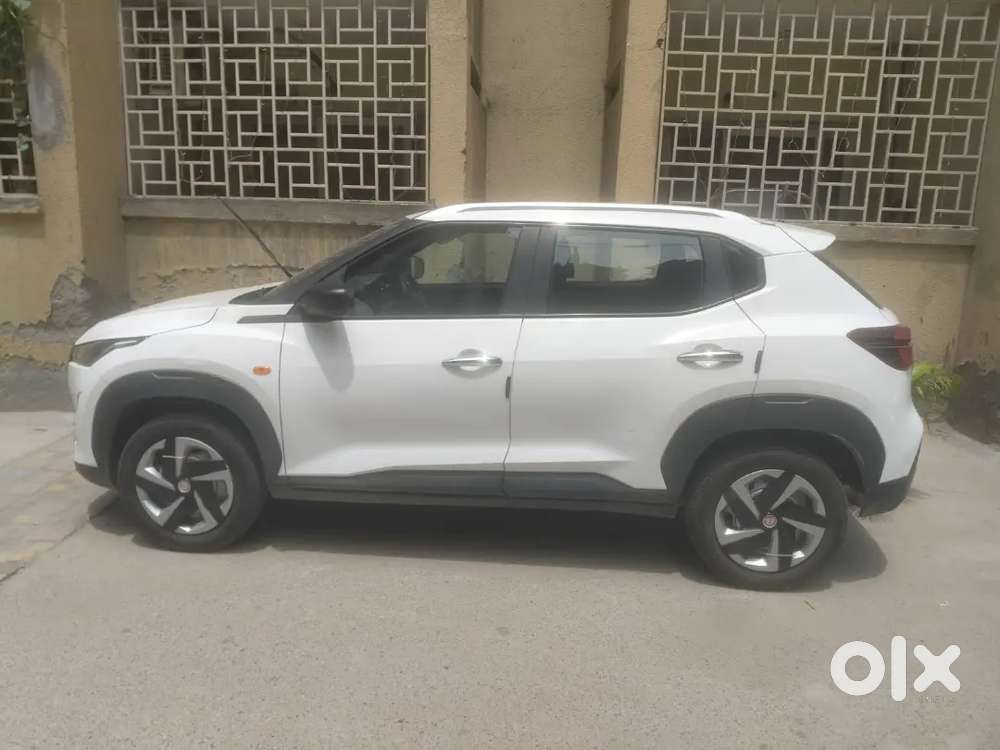 Nissan Magnite 2025 Petrol 5700 Km Driven