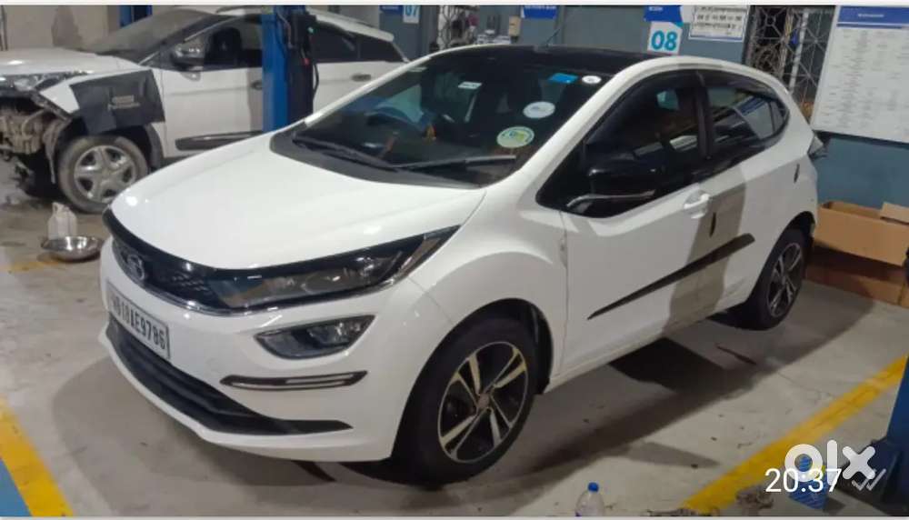 Tata Altroz Petrol 2021