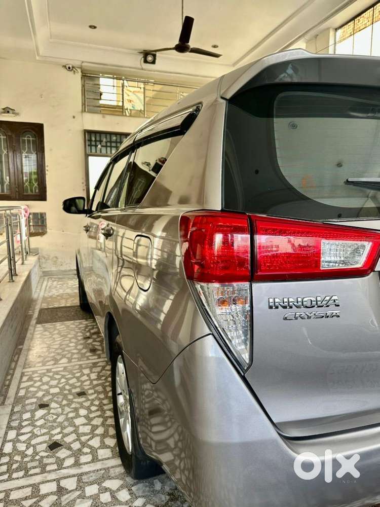 Toyota Innova Crysta 2016 Diesel Well Maintained