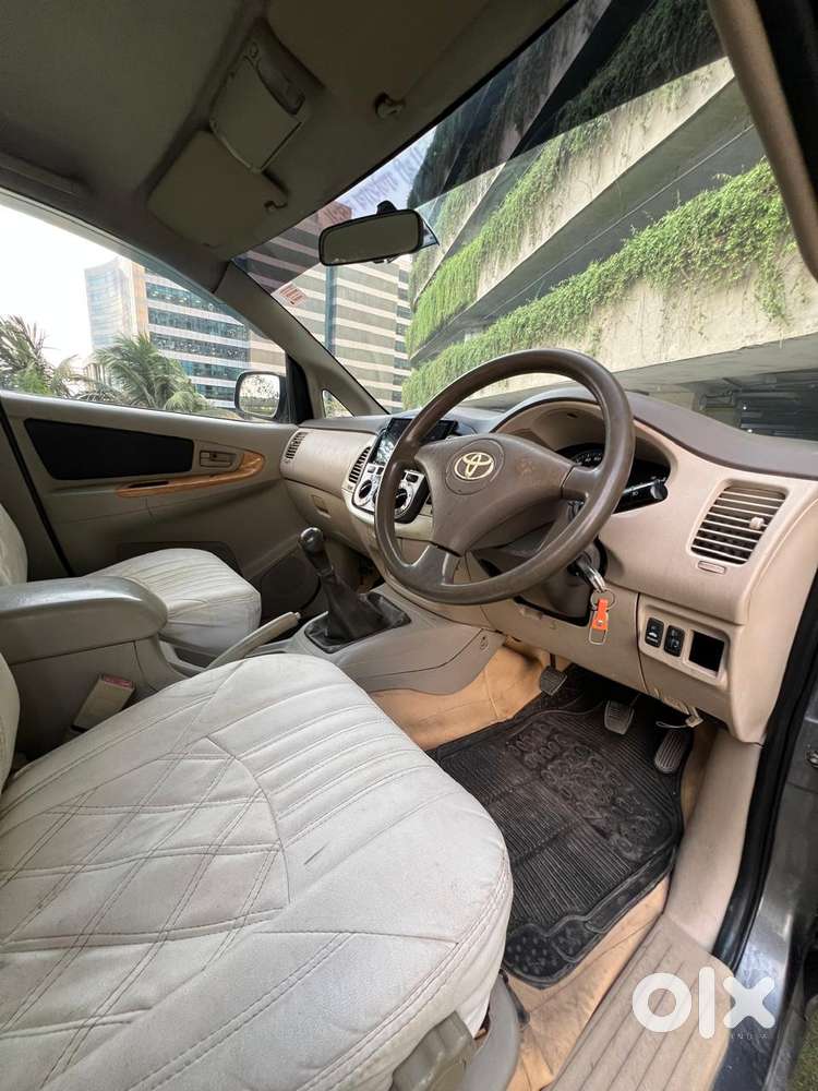 Toyota Innova 2.5 E Diesel Ps 8-seater, 2011, Diesel