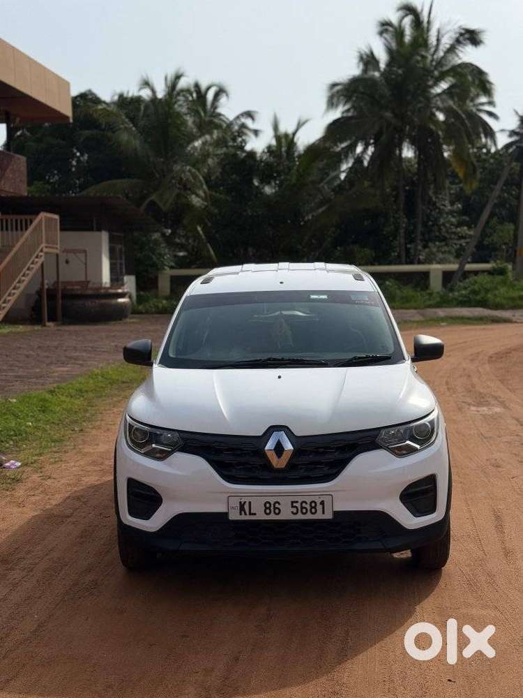 Renault Triber 1.0 Rxe, 2021, Petrol