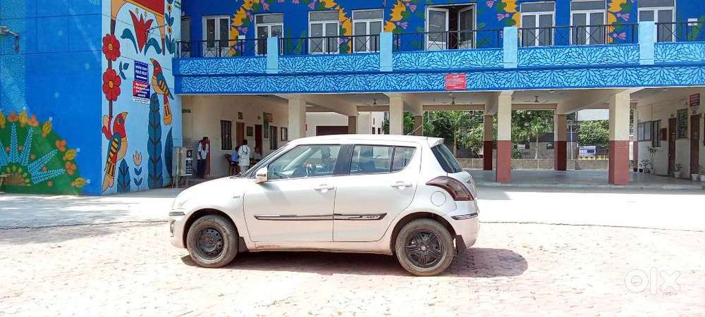 Maruti Suzuki Swift Vxi + Manual, 2015, Petrol