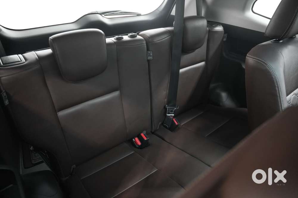 Toyota Innova Hycross 2.0 Zx Hybrid 7 Str, 2023, Petrol