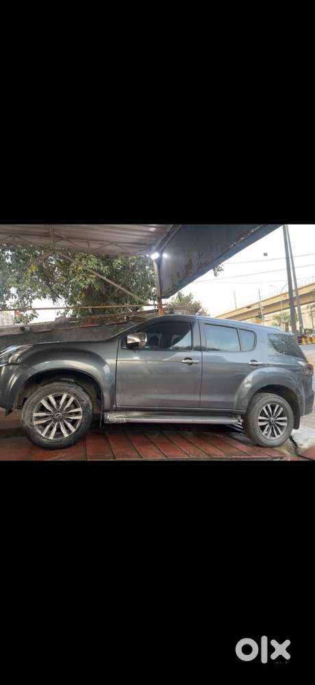 Isuzu Mux 3.0 2019 Automatic