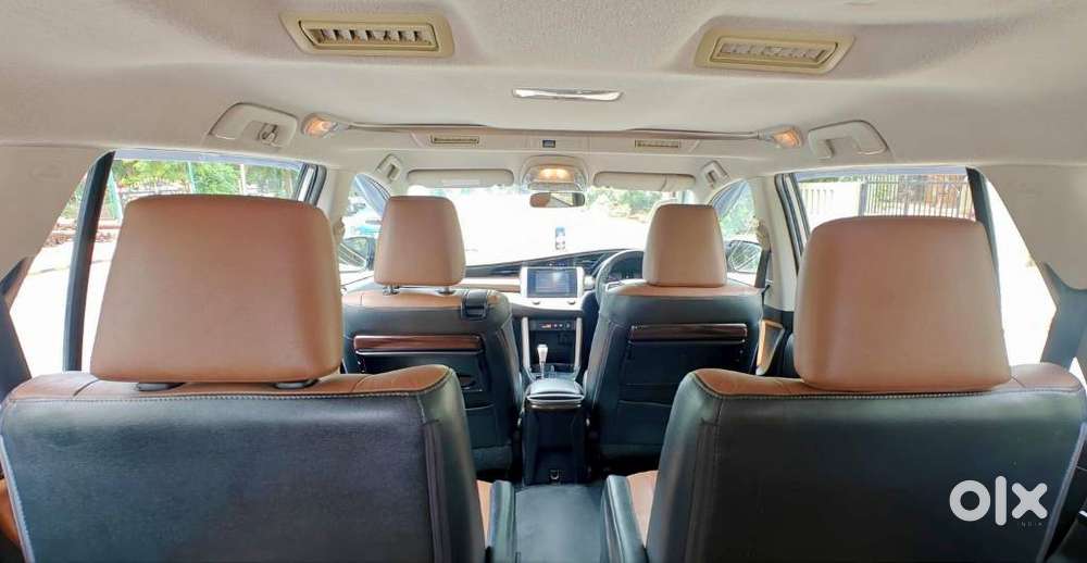 Toyota Innova Crysta 2.8 Zx At 7 Seater, 2017, Diesel