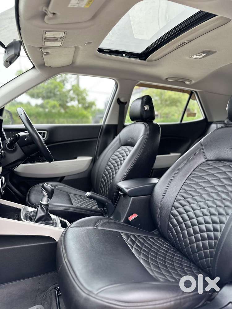 Hyundai Venue Sx Dual Tone Diesel, 2023, Diesel