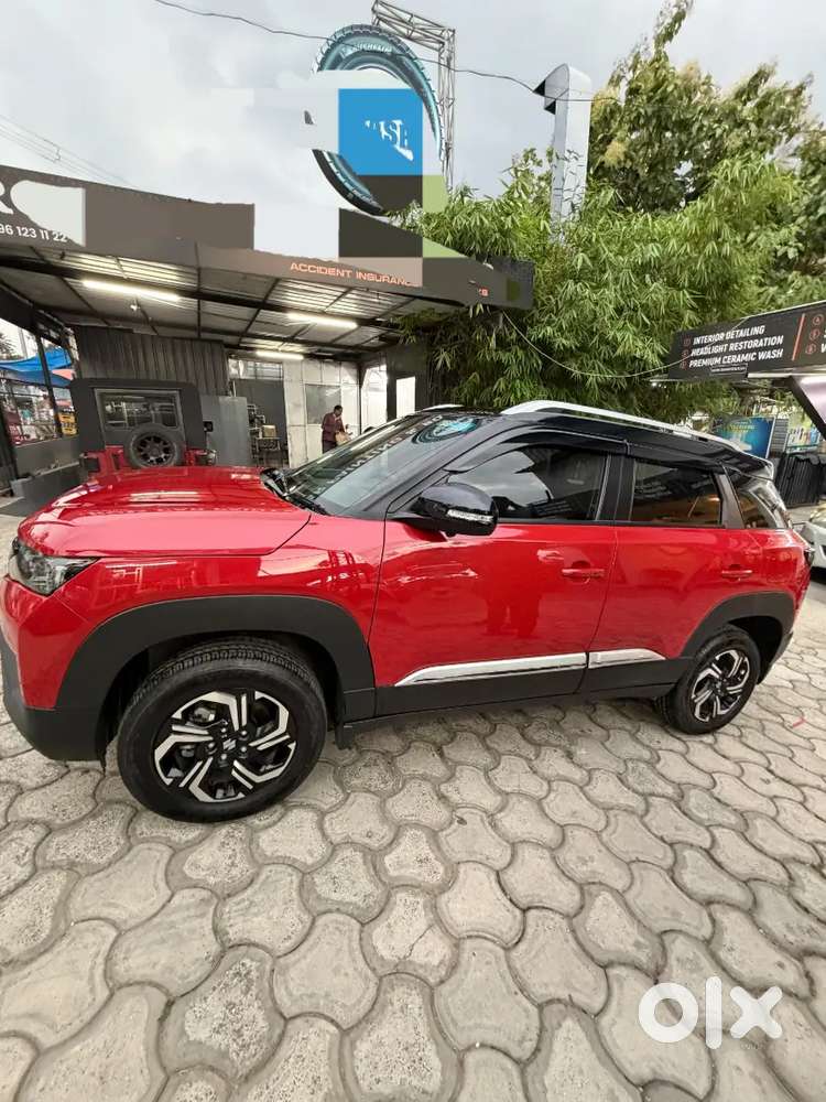 Brezza 2025 Smart Hybrid Petrol 7000 Km Driven Automatic Full Option