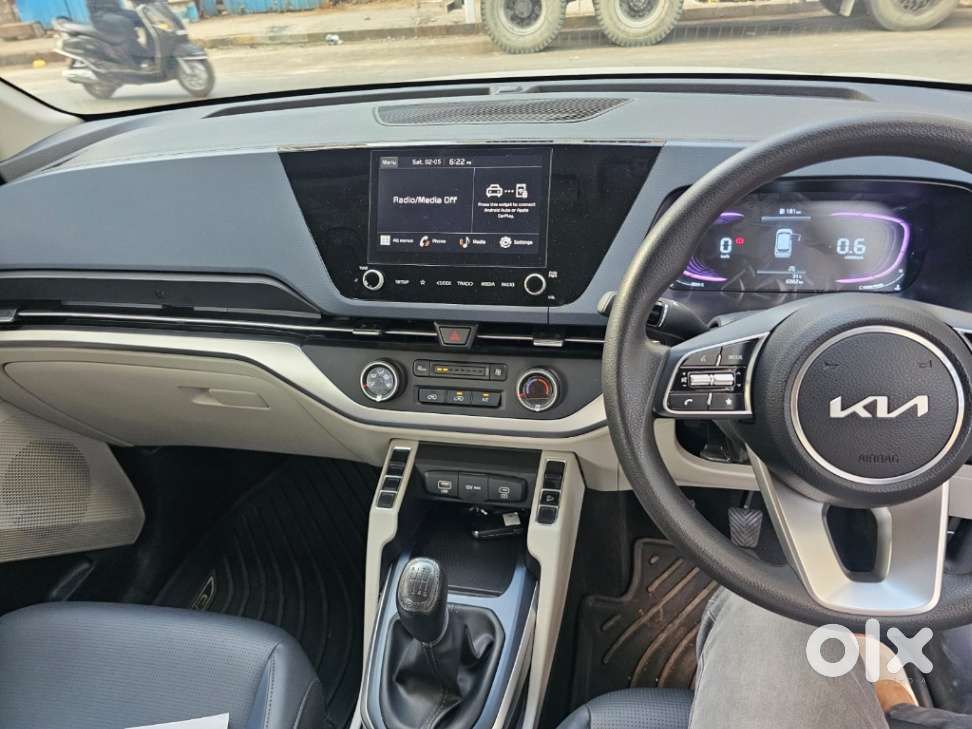Kia Carens G 1.5 6mt Premium (o) 7-seater, 2025, Petrol