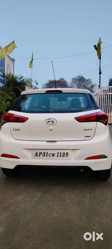 Hyundai Elite I20 Sportz (o) 1.4, 2015, Petrol