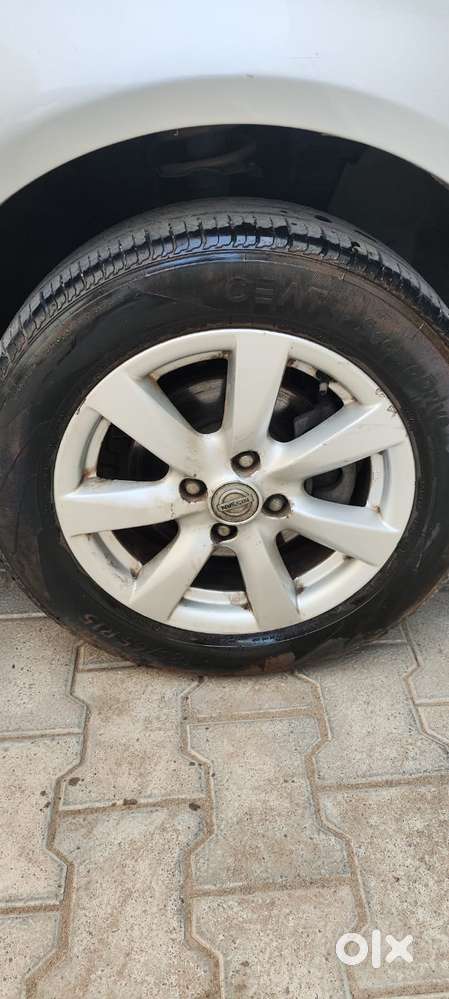 Nissan Sunny, 2012, Petrol