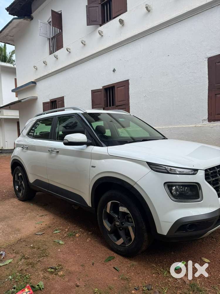 Hyundai Venue Full Option 2019 Petrol 46000 Km Driven