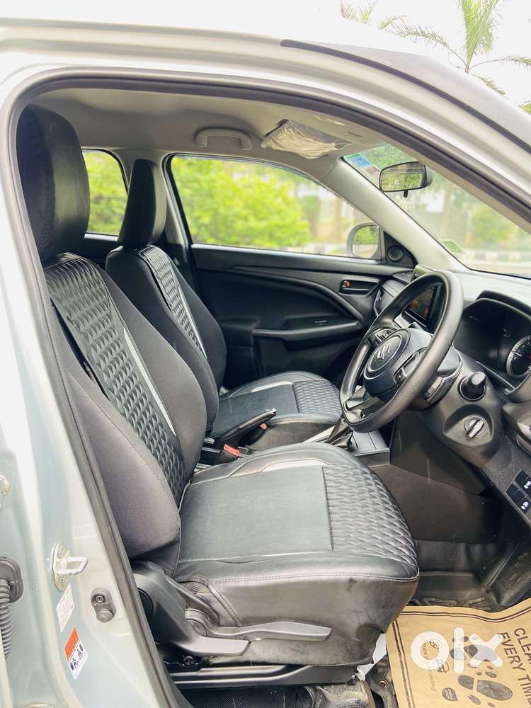 Maruti Suzuki Brezza 1.5 Vxi At Smart Hybrid, 2025, Petrol
