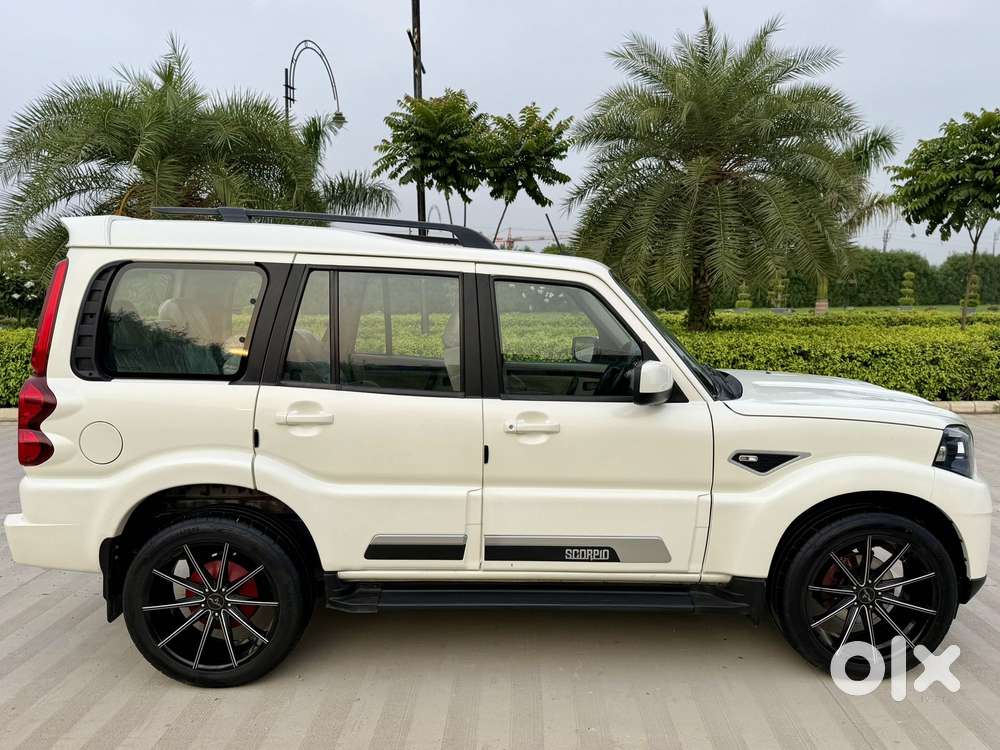 Mahindra Scorpio Classic 2.2 S 11 Mt 7 Cc, 2023, Diesel