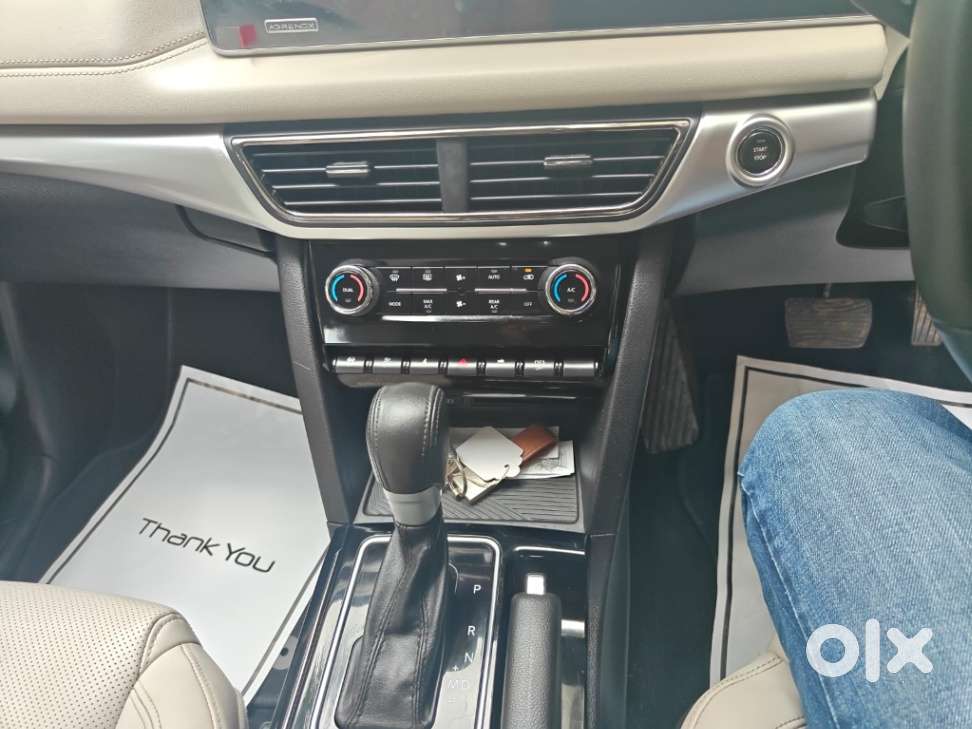 Mahindra Xuv700 2.0 Ax 7 Petrol At Str, 2024, Petrol