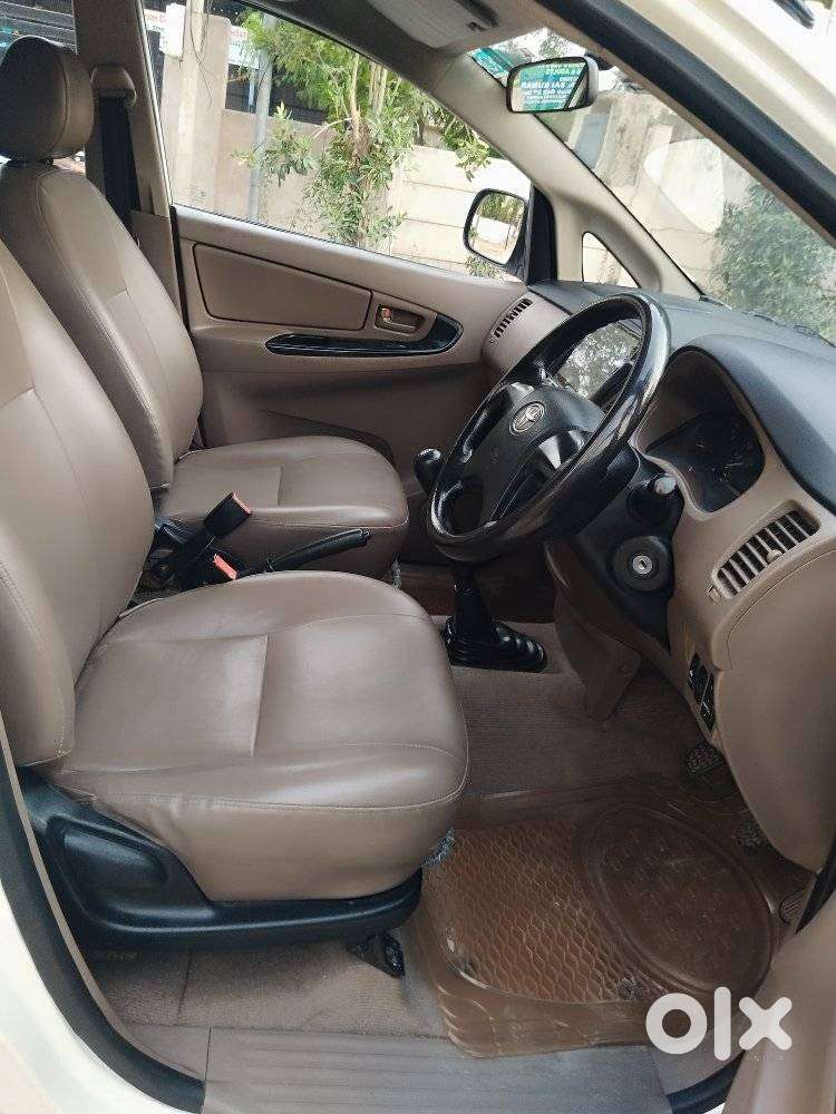 Toyota Innova 2.5 G (diesel) 7 Seater, 2015