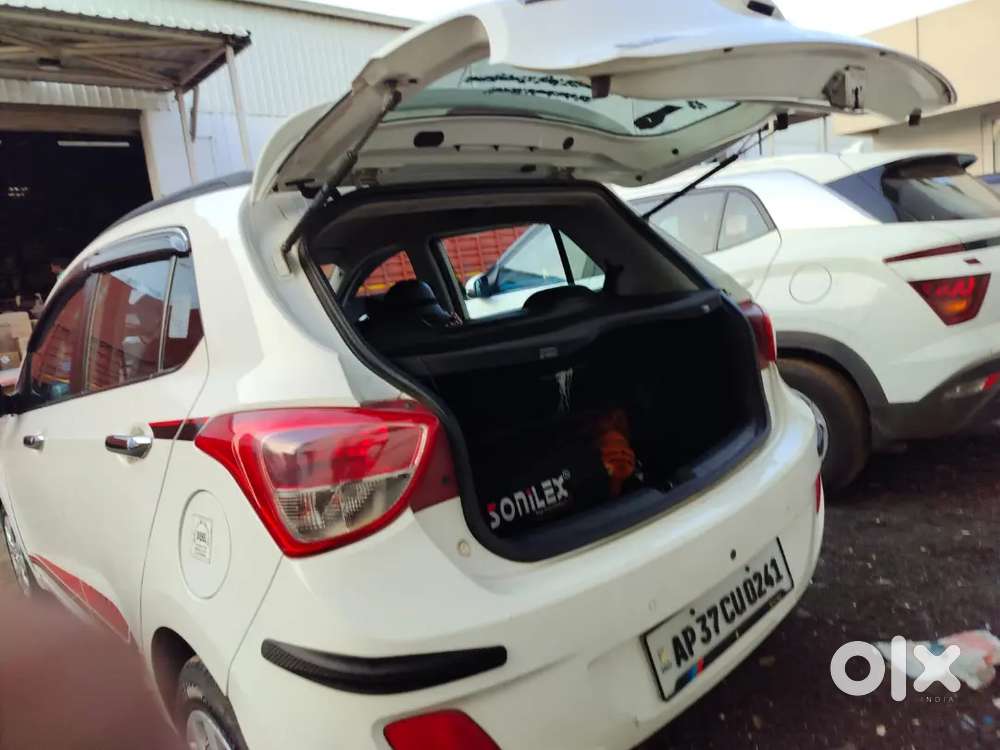 Hyundai Grand I10 Sportz 2016 ( 4 Power Windows, Led Screen)