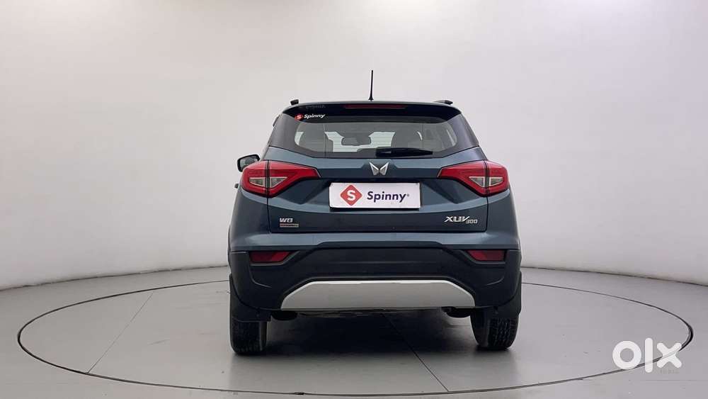 Mahindra Xuv300 W8 (o) 1.5 Diesel Amt, 2023, Diesel