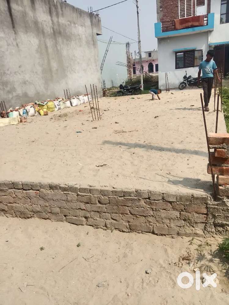 Sell Plot 819 Sf Me H