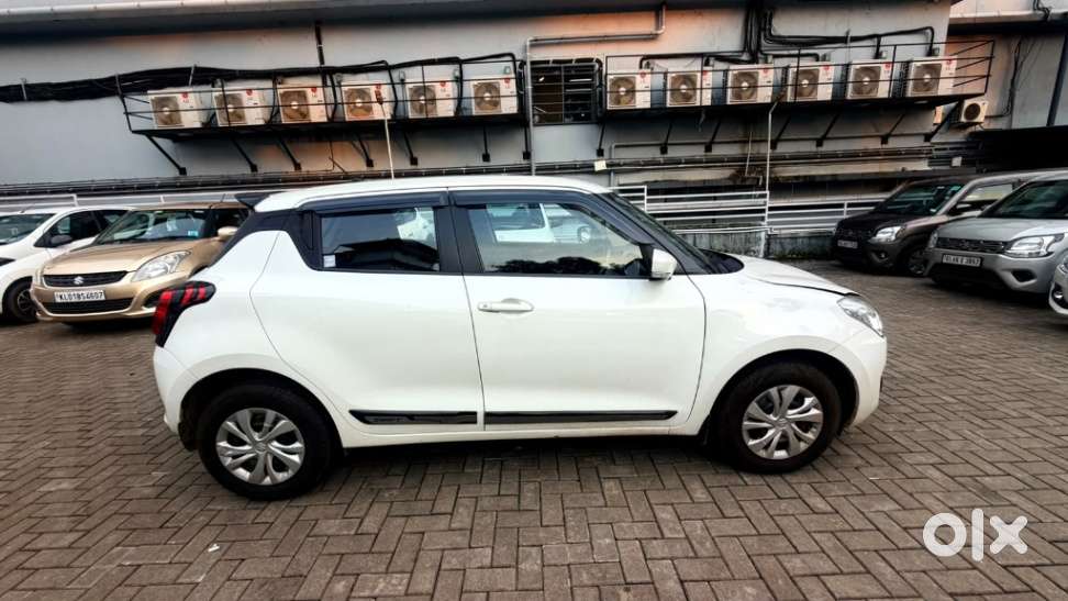 Maruti Suzuki Swift Vxi, 2023, Petrol