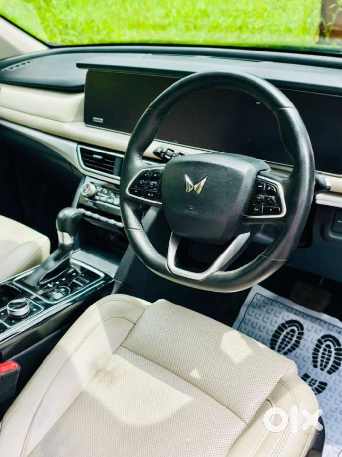 Mahindra Xuv700 2.2 Ax 7 Diesel At Luxury Pack Str, 2022, Diesel