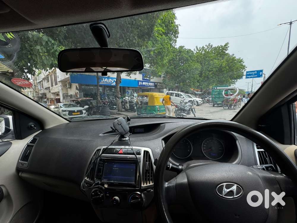 Hyundai I20 2013 Cng 107000 Km Driven