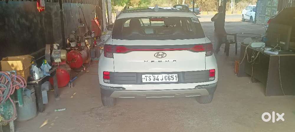 Hyundai Venue 2022 Petrol 52000 Km Driven