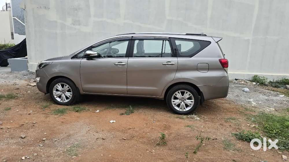 Toyota Innova Crysta Z 2016 Diesel Well Maintained