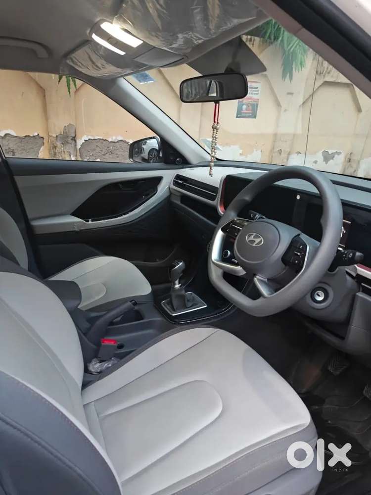 Hyundai Creta 2025 1.5 E Petrol 6600kms Driven