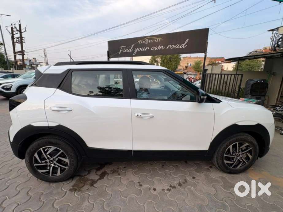 Mahindra Xuv 3xo Ax5 Pm Mt, 2025, Petrol