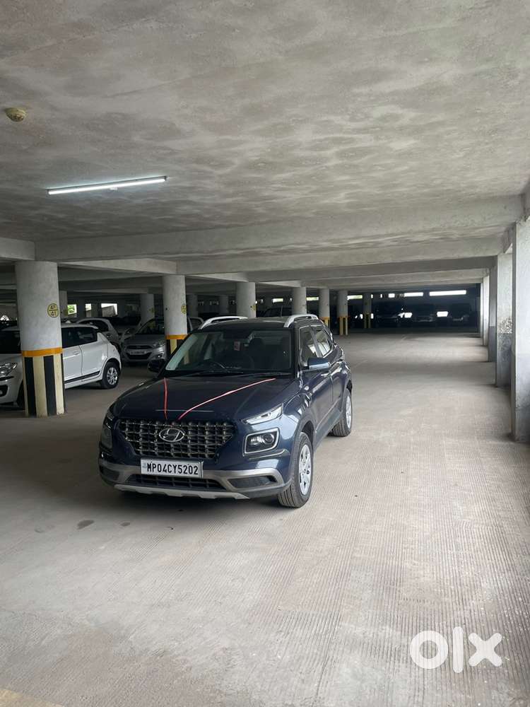 Hyundai Venue Petrol Manual 2019