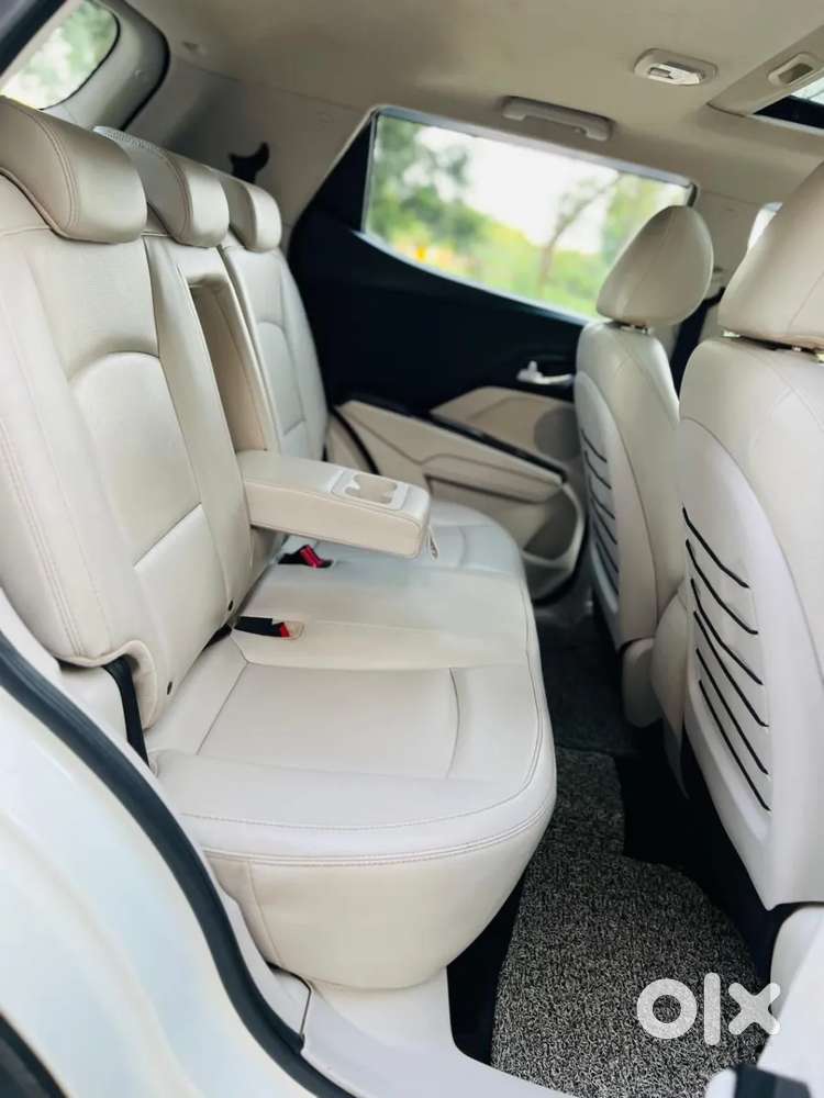 Mahindra Xuv300 W8 Option, 2021, Petrol