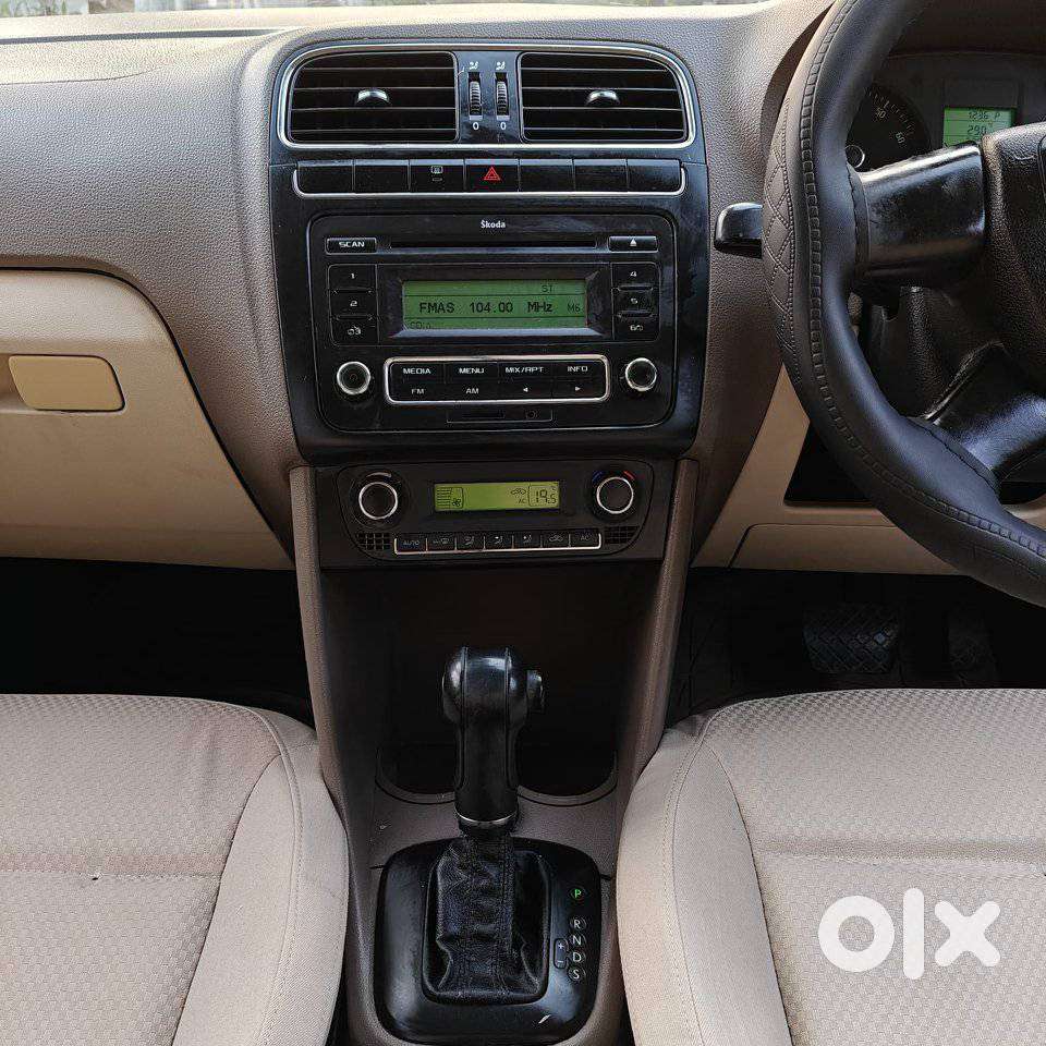 Skoda Rapid 1.5 Tdi At Elegance Plus Black Package, 2013, Petrol