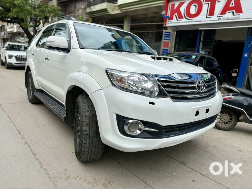 Toyota Fortuner 4x2 Manual, 2016, Diesel