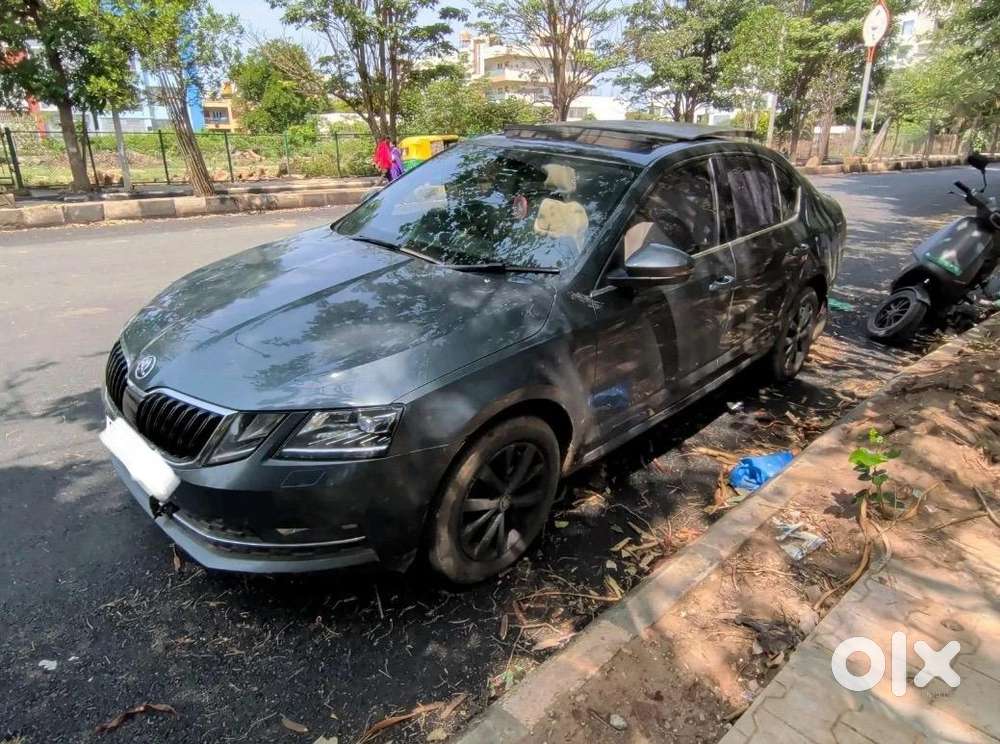 Skoda Octavia 2017, Automatic Petrol Car
